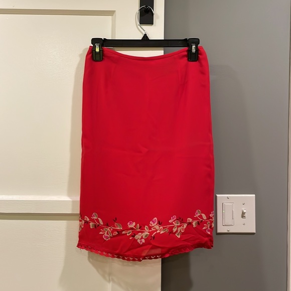 Adorable 2 piece Ann Taylor tank and skirt - Picture 4 of 6